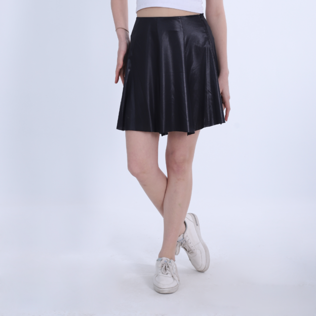 Short Leather Skirt - Image 3