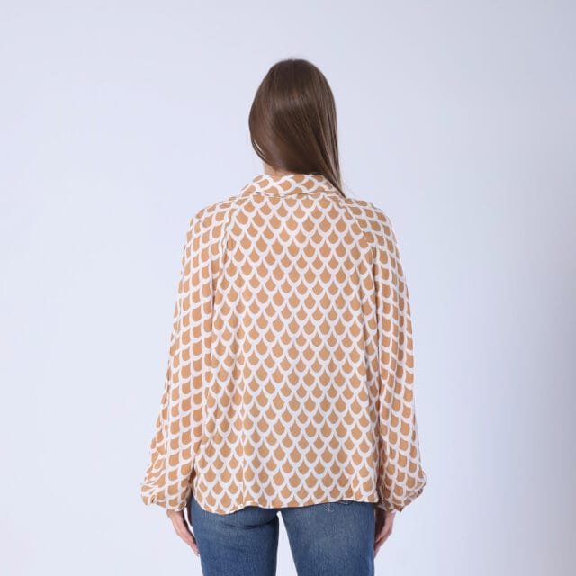 Bold Black and White Scale Print Blouse - Image 8